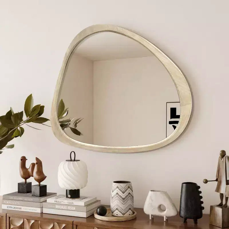 Miroir mural asymétrique en pin massif 45", grand miroir décoratif moderne en forme d'étang organique pour salon - Panipeachy