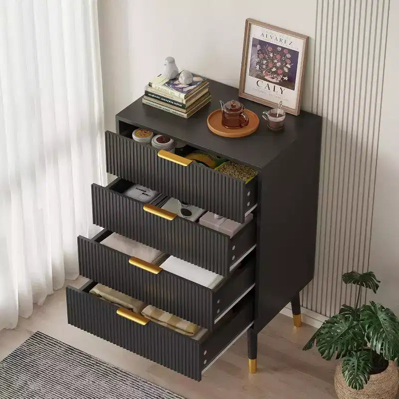 Commode haute à 4 tiroirs, commode en bois cannelé avec poignées dorées, armoire de rangement verticale pour chambre à coucher, salon