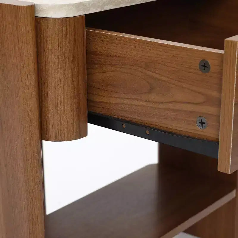 Table de chevet LuxenHome en faux travertin avec tiroir et étagère ouverte, table d'appoint en bois MDF marron
