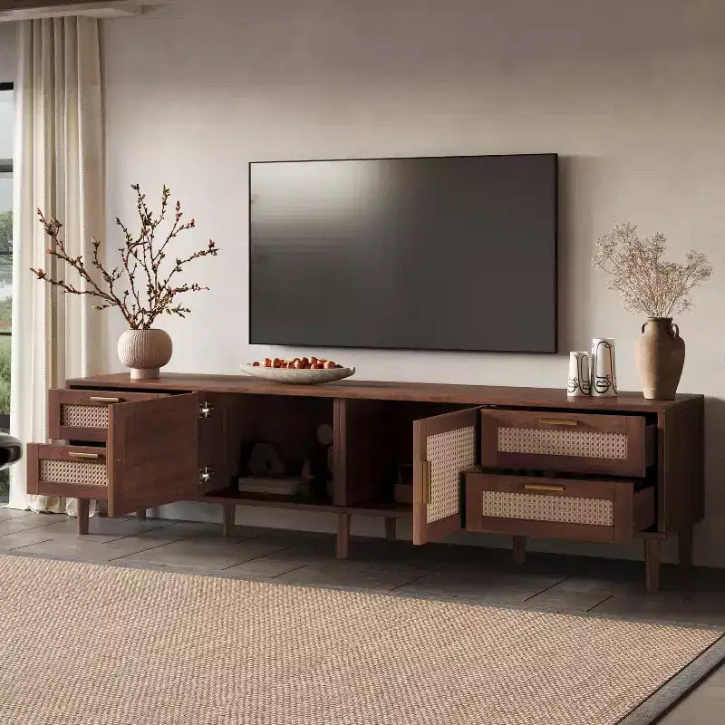 Meuble TV GDFStudio Asaiah Boho 78 avec design en rotin, console média avec 4 tiroirs