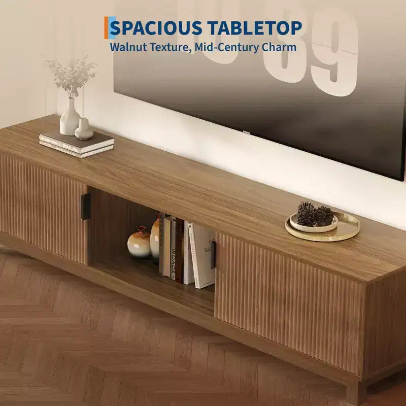 Meuble TV style ferme moderne cannelé de 70 po - Centre de divertissement pour téléviseurs jusqu'à 80 po, étagères réglables, console de rangement pour salon