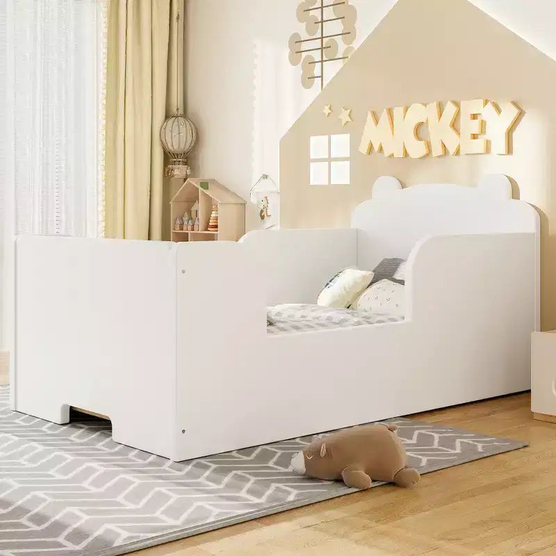 Lit de sol bébé GDFStudio Avery en bois en forme d'ours avec coins arrondis