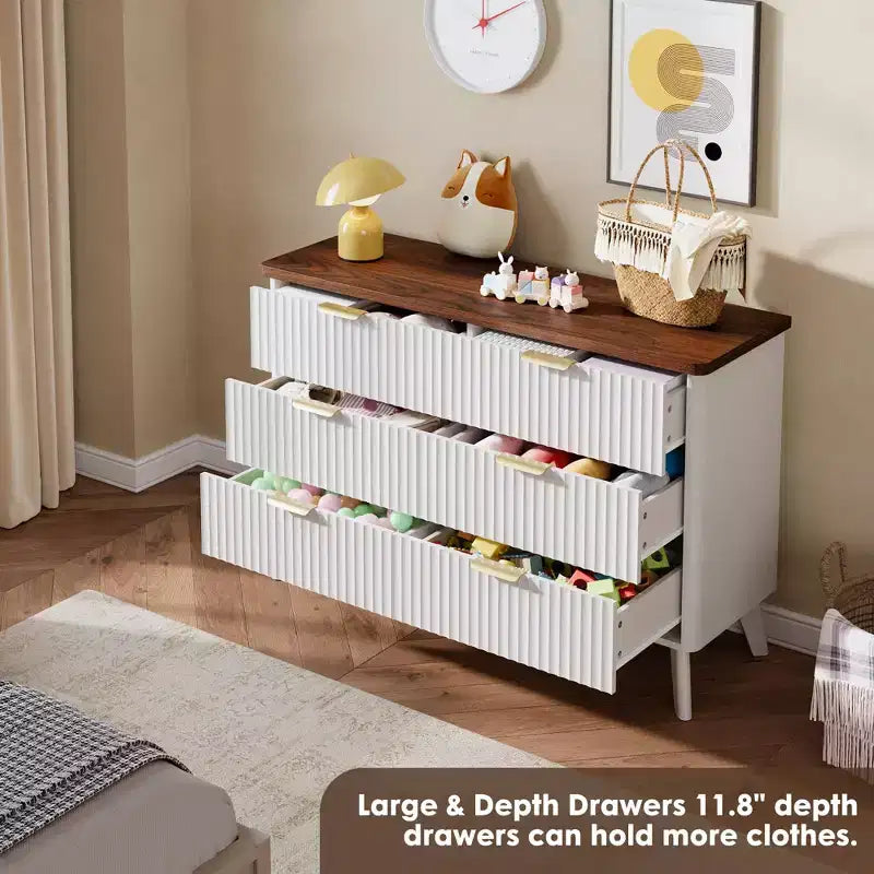 Commode à 6 tiroirs, 120 cm de large, avec tiroirs en bois cannelé et poignées dorées, design profilé incurvé pour chambre et salon