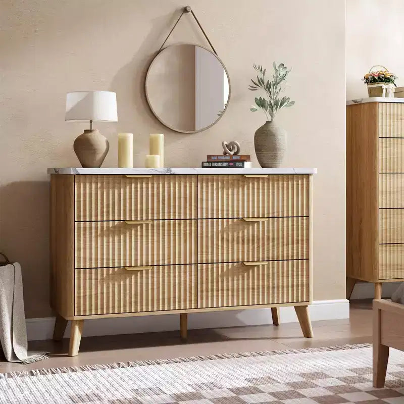 Commode à 6 tiroirs, 120 cm de large, avec tiroirs en bois cannelé et poignées dorées, design profilé incurvé pour chambre et salon