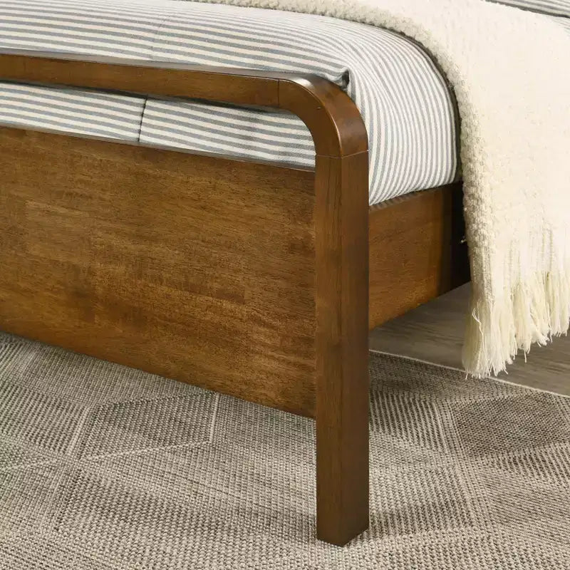 Ensemble de chambre à coucher en bois Eldren de Roundhill Furniture, lit plateforme avec commode, miroir et deux tables de nuit, finition noyer
