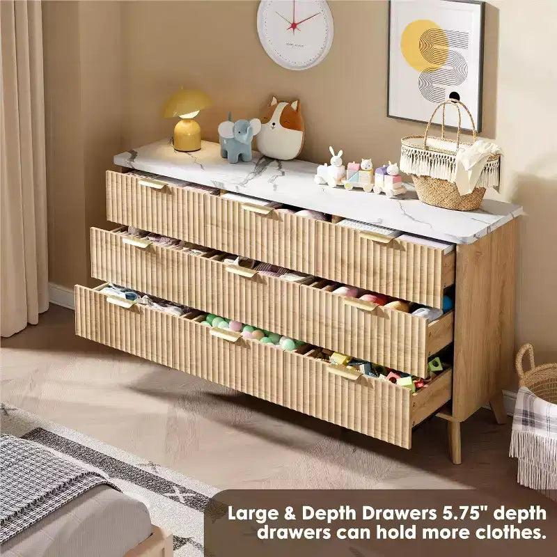 Commode moderne à 9 tiroirs pour chambre à coucher, large commode nervurée avec poignées dorées, commode en bois robuste pour salon, couloir, entrée
