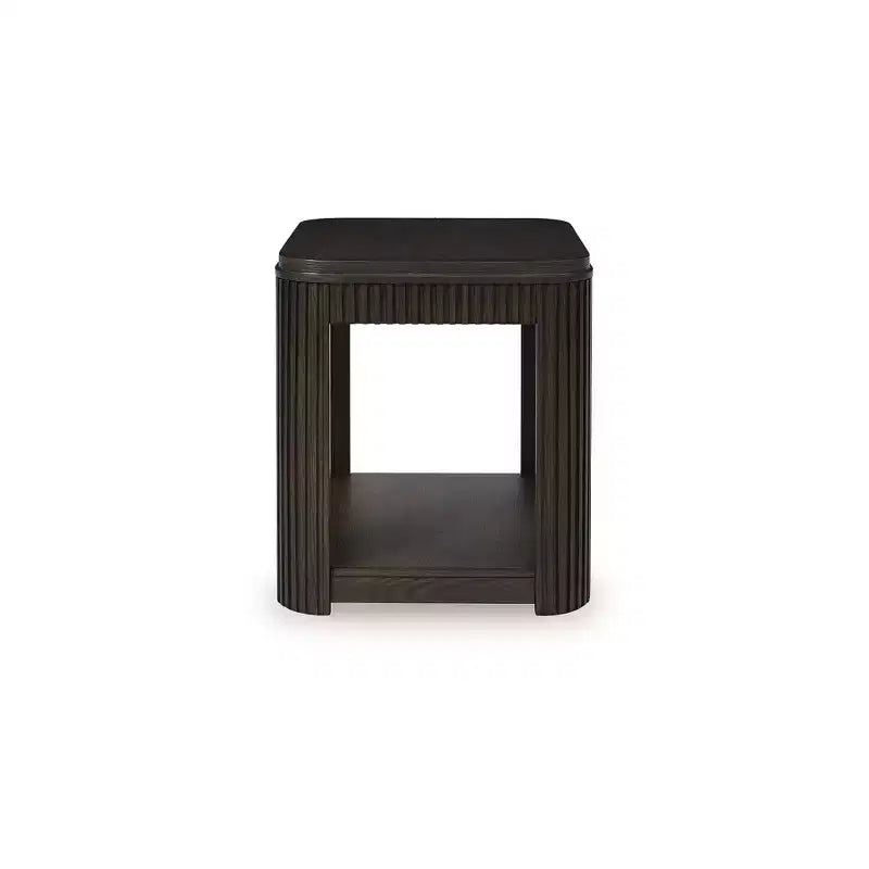 Table d'appoint rectangulaire Carlibrie de Signature Design by Ashley avec étagère inférieure, fini brun chaud