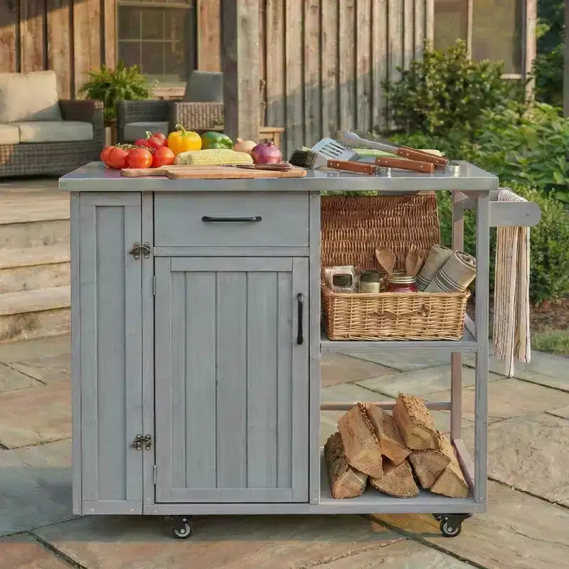 Îlot de cuisine d'extérieur en bois de sapin avec rangement, chariot de cuisine roulant verrouillable avec plateau en acier inoxydable, porte-serviettes et porte-épices pour patio/cuisine - ModernLuxe