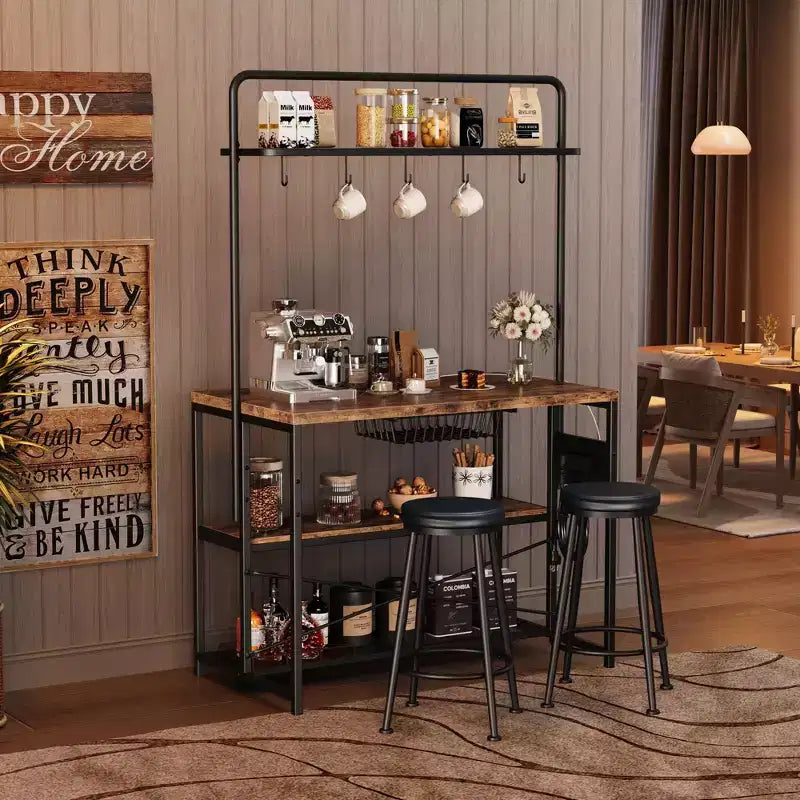 Îlot de cuisine industriel 42 pouces avec prise de courant et 2 tabourets de bar, ensemble de salle à manger 3 pièces avec étagères de rangement, support pour micro-ondes et 5 crochets pour bar à café