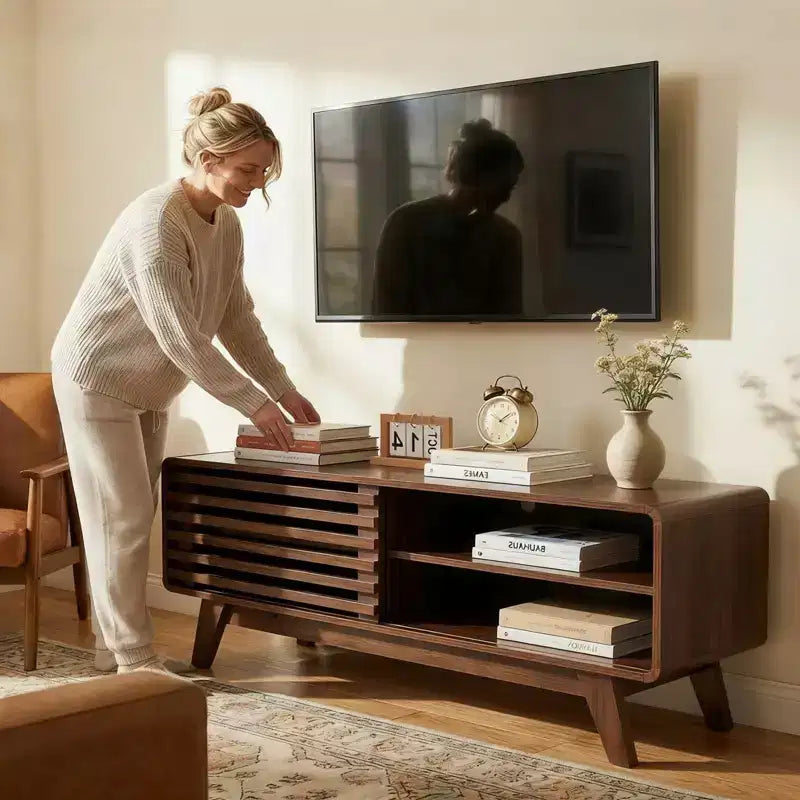 Meuble TV moderne Mid-Century JVNOXK avec rangement, console multimédia à porte coulissante à lattes pour salon