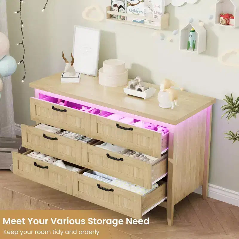 Commode à 6 tiroirs avec lumière et station de charge, Grand chiffonnier moderne, Meuble de rangement en bois pour chambre et salon