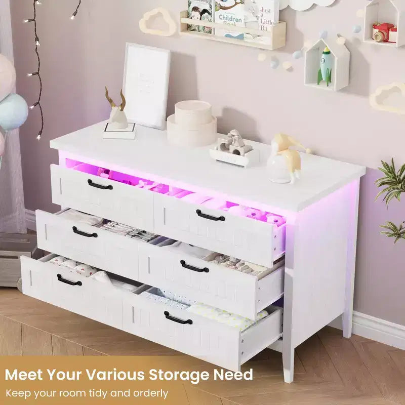 Commode à 6 tiroirs avec lumière et station de charge, Grand chiffonnier moderne, Meuble de rangement en bois pour chambre et salon