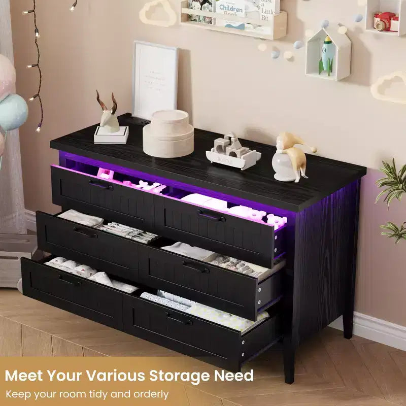 Commode à 6 tiroirs avec lumière et station de charge, Grand chiffonnier moderne, Meuble de rangement en bois pour chambre et salon