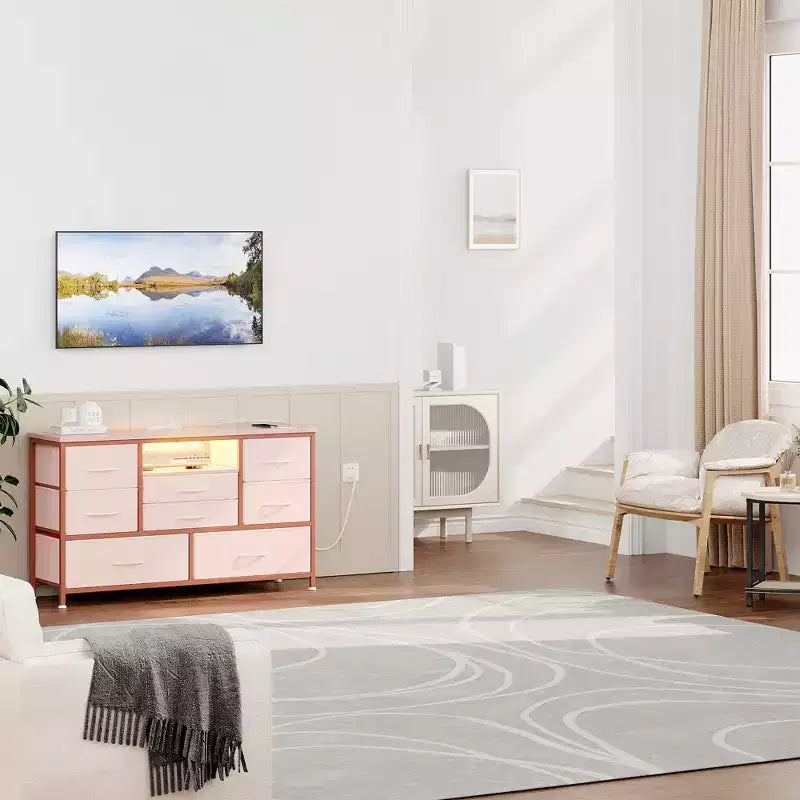 Commode TV 8 tiroirs avec prise de courant intégrée et lumières LED 20 couleurs, Grand meuble de rangement pour TV jusqu'à 50 pouces