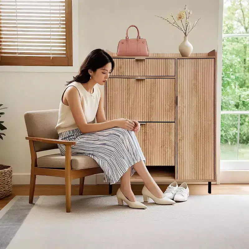 Meuble à chaussures avec 2 tiroirs basculants, meuble de rangement étroit pour chaussures avec porte latérale, tiroir et pieds en métal