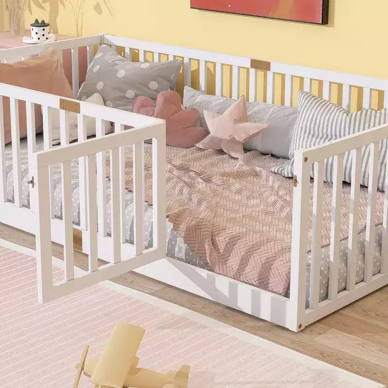 Lit jumeau superposé Sailvan avec barrières hautes et porte, cadre de lit plateforme en bois d'hévéa massif pour enfants