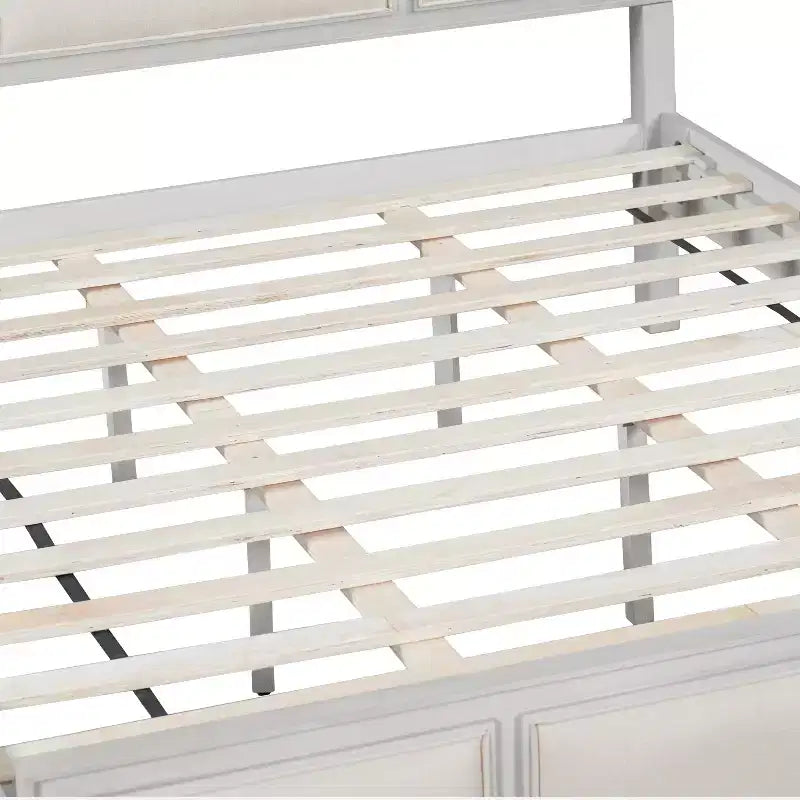 Lit plateforme ModernLuxe en bois avec tête et pied de lit rembourrés beiges, format King/Queen, style ferme moderne