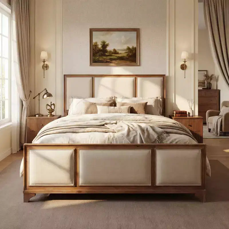 Lit plateforme ModernLuxe en bois avec tête et pied de lit rembourrés beiges, format King/Queen, style ferme moderne