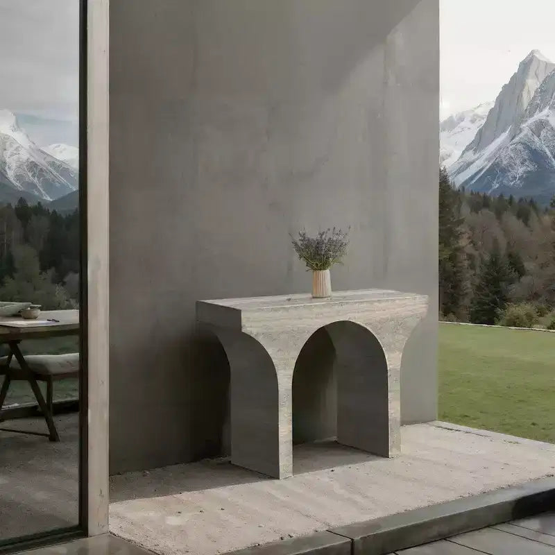 Meridian Furniture Table console Pomezia en travertin finition travertin