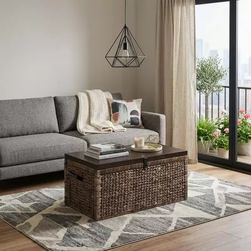 HomeRoots Table basse 38 en bois marron et osier avec fer