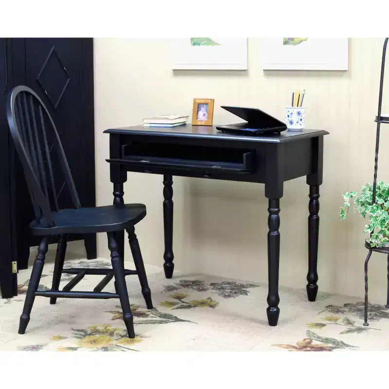 Bureau d'écriture en bois Eleanor avec tiroirs, de Carolina Living