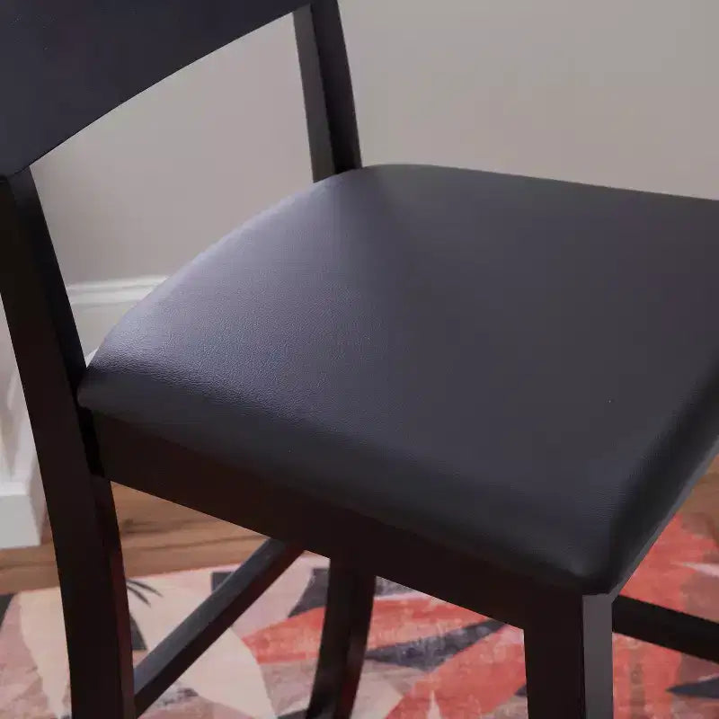 Tabouret de bar contemporain Linon Torino 29" avec siège rembourré en similicuir, bois dur/noir : Revêtement en vinyle, pieds en bois, rembourrage en mousse