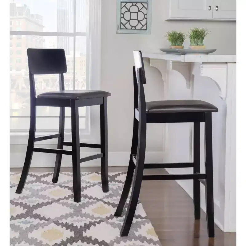 Tabouret de bar contemporain Linon Torino 29" avec siège rembourré en similicuir, bois dur/noir : Revêtement en vinyle, pieds en bois, rembourrage en mousse