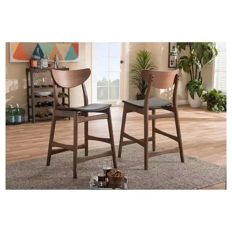 Tabouret de bar 61 cm, hauteur de comptoir, en similicuir noir style moderne du milieu du siècle, finition bois - Baxton Studio