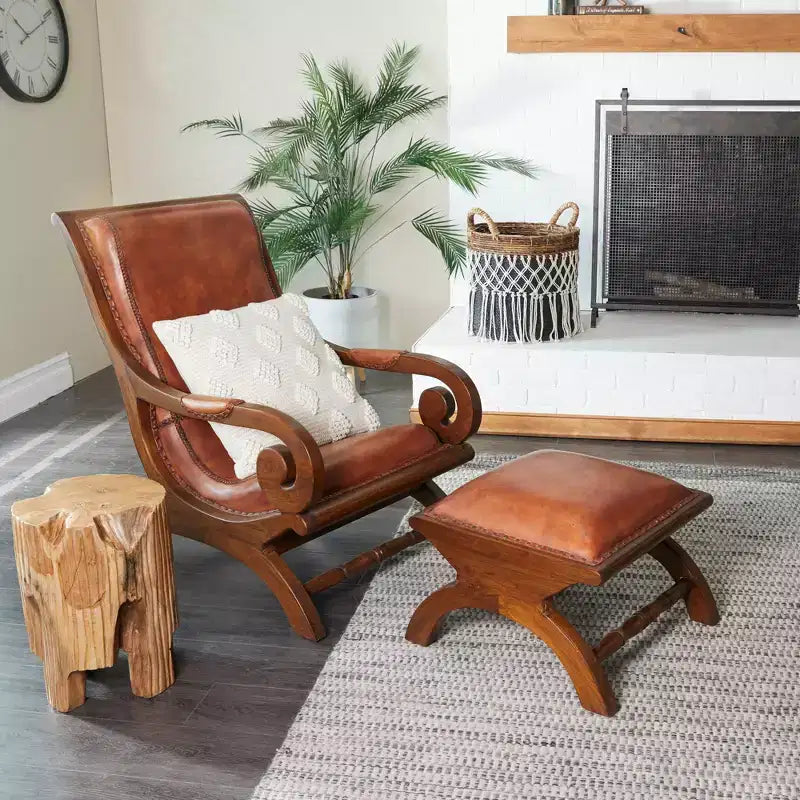 Fauteuil d'appoint traditionnel en bois de teck avec accoudoirs et pouf marron - Olivia & May : Revêtement en cuir, aucun assemblage requis
