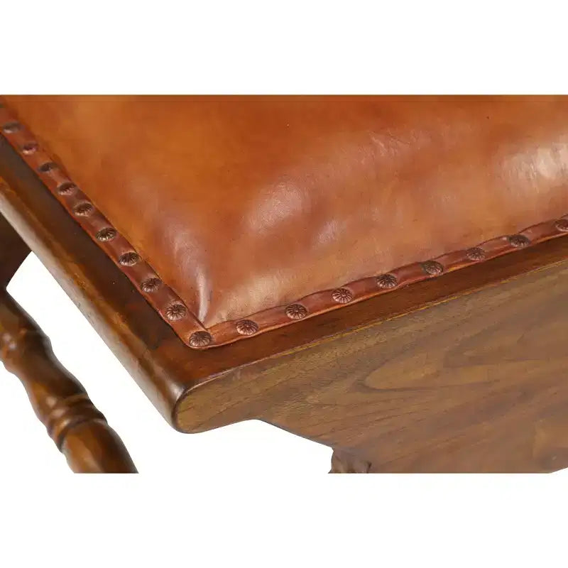 Fauteuil d'appoint traditionnel en bois de teck avec accoudoirs et pouf marron - Olivia & May : Revêtement en cuir, aucun assemblage requis