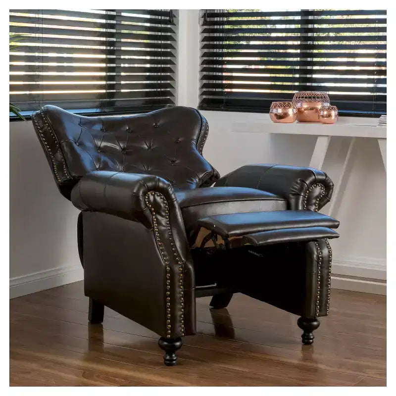 Fauteuil de relaxation Walder en cuir reconstitué avec dossier inclinable marron – Christopher Knight Home : Dossier à oreilles élégant, cadre en bois dur