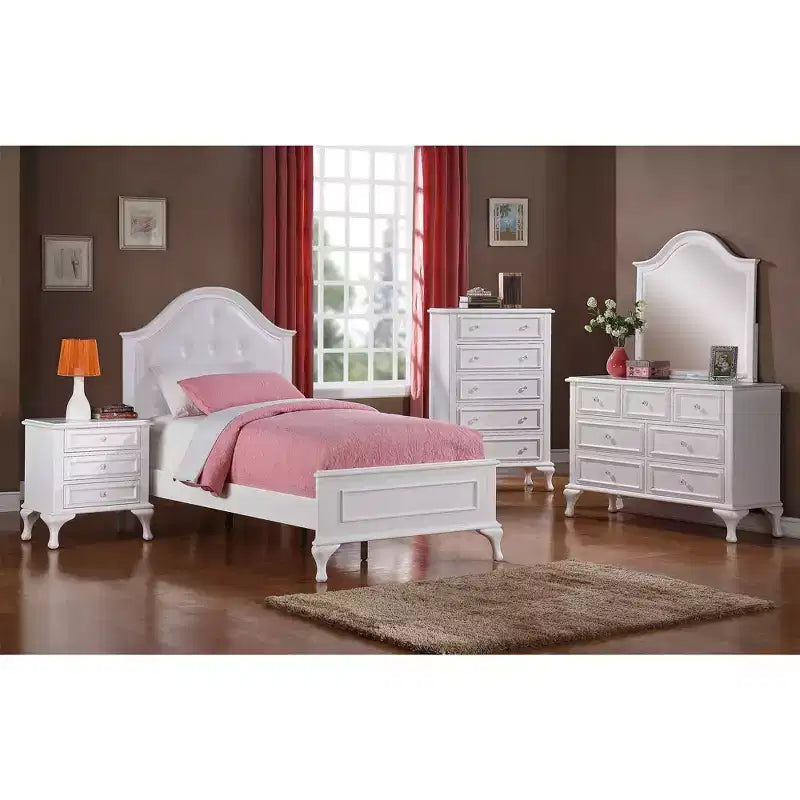 Table de chevet à 3 tiroirs Picket House Furnishings Isabella Youth Blanc : Cadre en bois dur, placage en bois, kit anti-basculement inclus