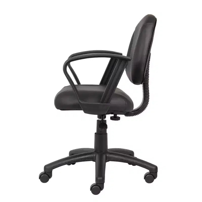 Chaise Posture avec accoudoirs bouclés noirs - Boss Office Products : LeatherPlus, soutien lombaire, hauteur réglable