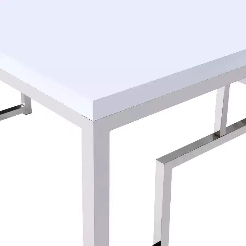 Steve Silver Co. Bureau Adina contemporain blanc : Surface stratifiée moderne, Structure en métal, Pas de rangement