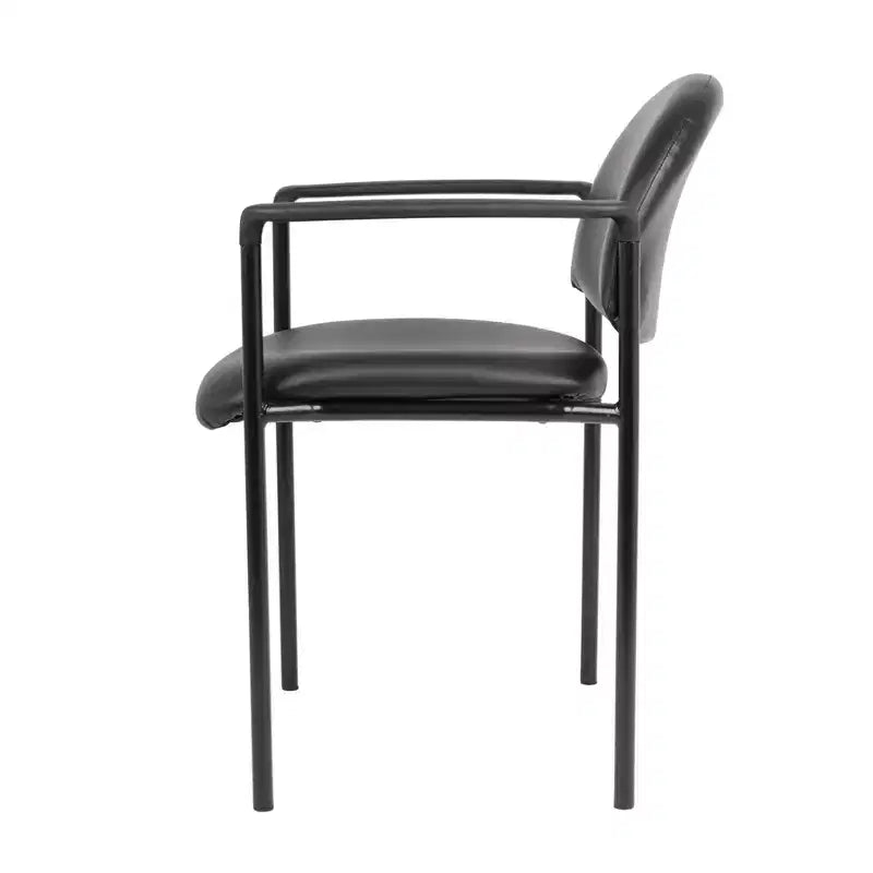 Chaise empilable moderne en vinyle noir - Boss Office Products : revêtement Caressoft, cadre en métal, capacité de 125 kg