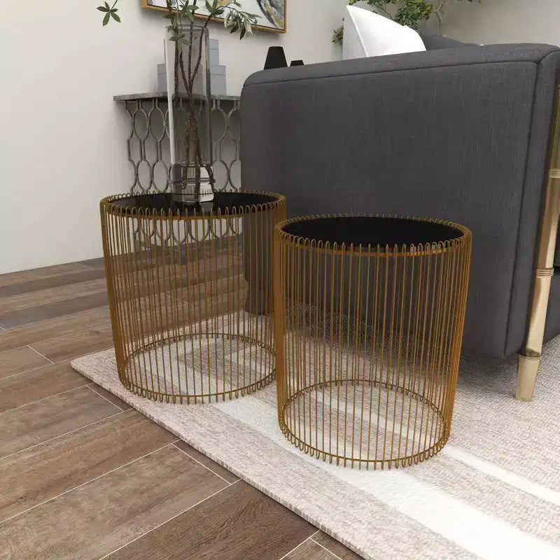 Lot de 2 tables d'appoint rondes en métal et verre doré - Olivia & May : Aucun assemblage requis, utilisation en intérieur, style contemporain