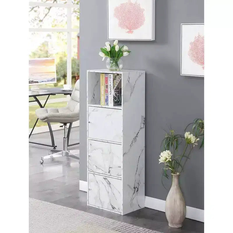 Meuble à trois portes avec casiers de rangement et étagère Breighton Home VersaStorage
