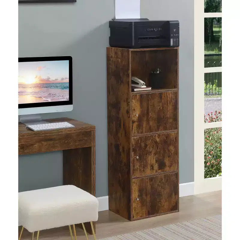 Meuble à trois portes avec casiers de rangement et étagère Breighton Home VersaStorage