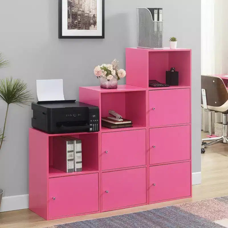 Meuble à trois portes avec casiers de rangement et étagère Breighton Home VersaStorage
