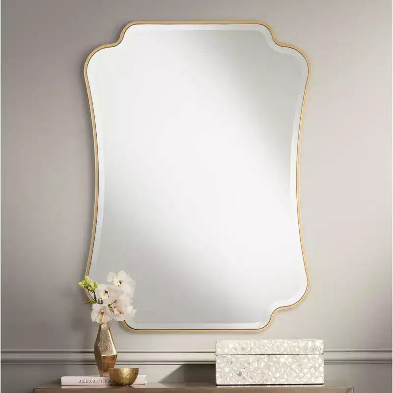 Miroir mural de courtoisie rectangulaire à coins festonnés Noble Park Indara, cadre en bois doré biseauté moderne, 27 de large, pour salle de bain, chambre, salon, bureau