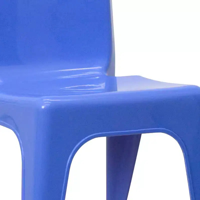 Flash Furniture Chaise d'écolier empilable en plastique par lot de 4 avec poignée de transport et hauteur d'assise de 28 cm