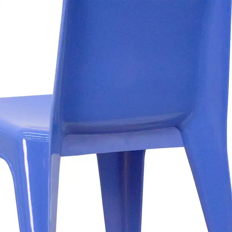 Flash Furniture Chaise d'écolier empilable en plastique par lot de 4 avec poignée de transport et hauteur d'assise de 28 cm