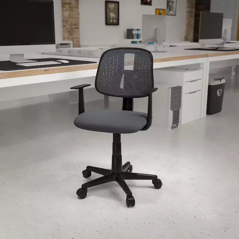 Chaise de bureau Flash Furniture Flash Fundamentals pivotante en maille à dossier mi-hauteur avec dossier pivotant et accoudoirs