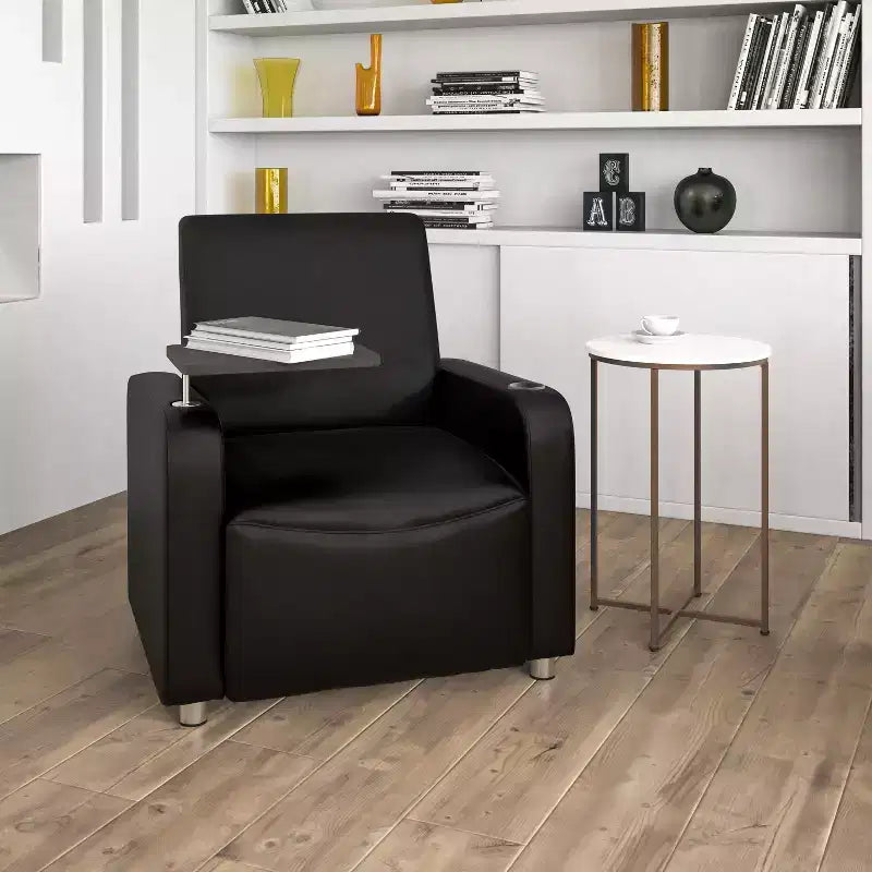 Fauteuil visiteur Flash Furniture en LeatherSoft avec tablette-écritoire, pieds chromés et porte-gobelet