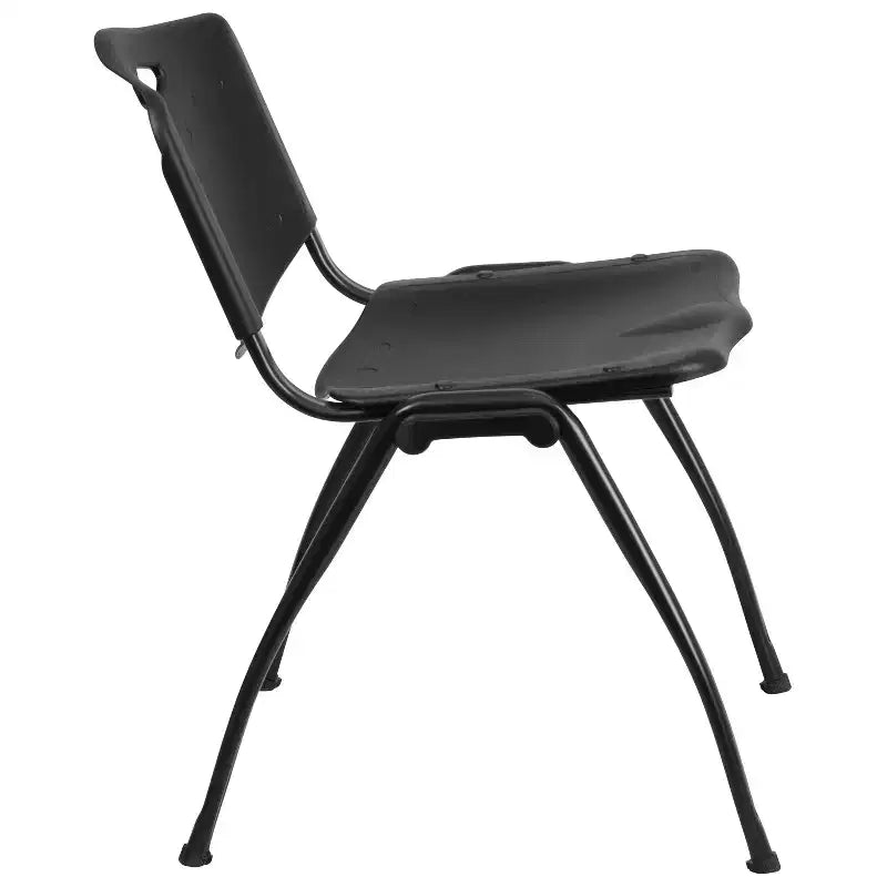 Chaise de bureau Emma and Oliver en plastique noir empilable, capacité 400 kg