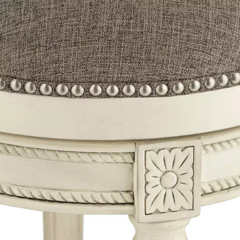 55 Downing Street Oliver Wood Tabouret de Bar Pivotant Blanc Vieilli 30 1/2 po de Haut Coussin Rond Traditionnel Gris avec Repose-pieds pour Comptoir de Cuisine