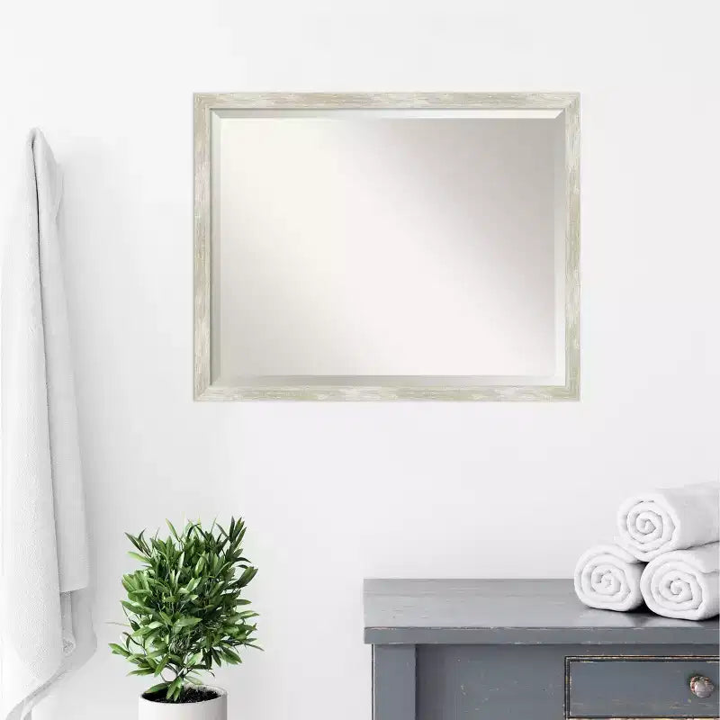 Miroir mural de salle de bain à cadre fin métallisé craquelé - Amanti Art