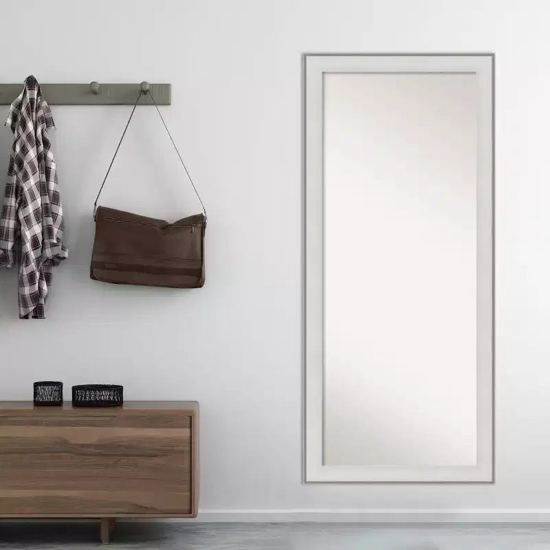 Miroir mural sur pied 29 x 65 po de pleine longueur, encadré, par Amanti Art