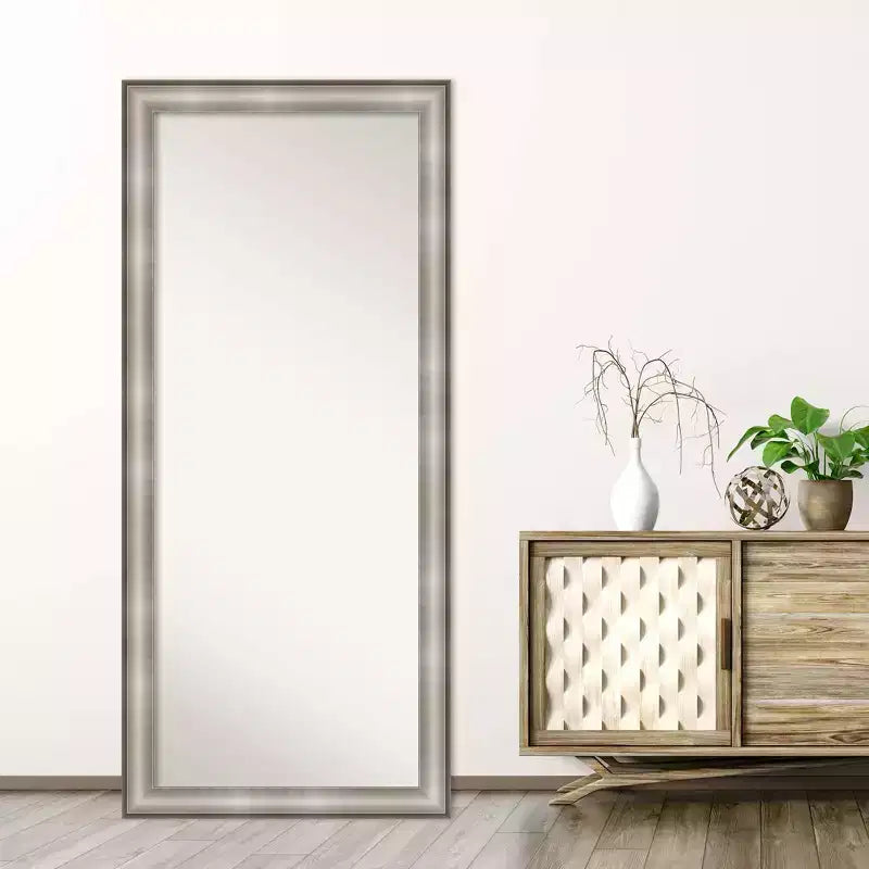Miroir mural sur pied 29 x 65 po de pleine longueur, encadré, par Amanti Art