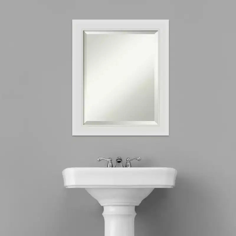 Miroir mural de salle de bain encadré Flair blanc doux - Amanti Art